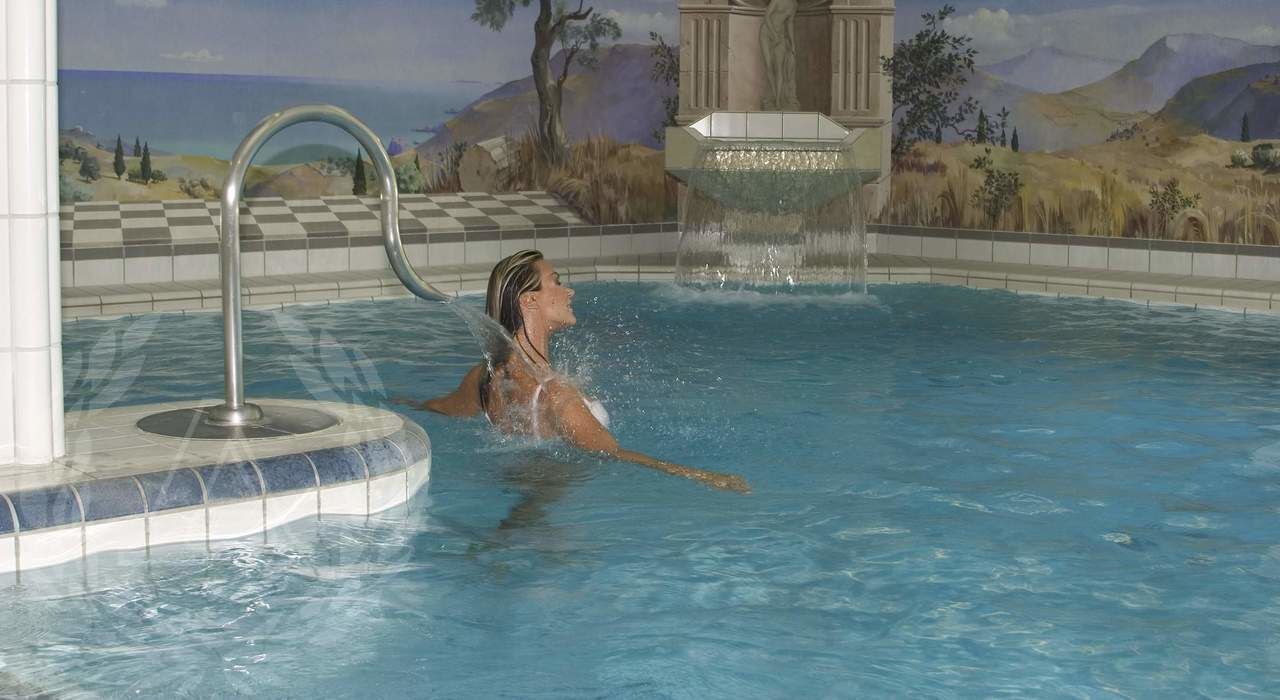 Thermalbaden Bad Füssing Thermenhotel Wellnessurlaub 4-Sterne Hotel